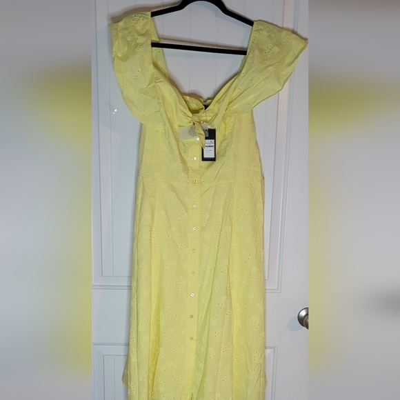 Women's Plus Size Dress Delightful in lemon - Picture 4 of 4